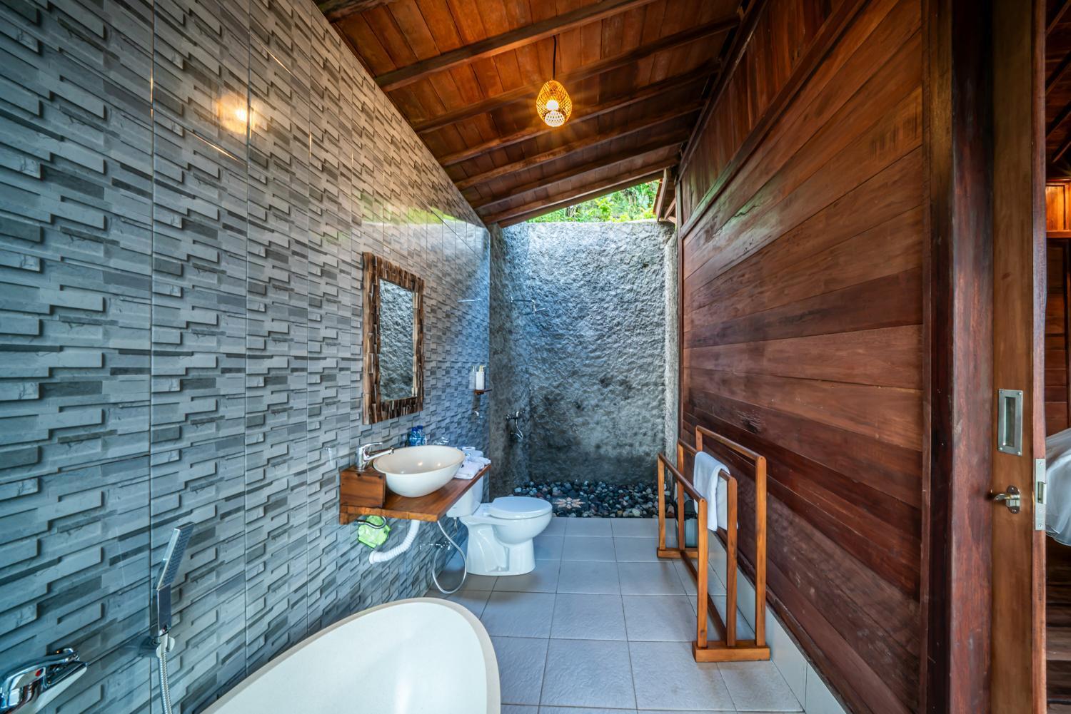 Cemara Green Hill By Samhita Bali Silebeng ภายนอก รูปภาพ